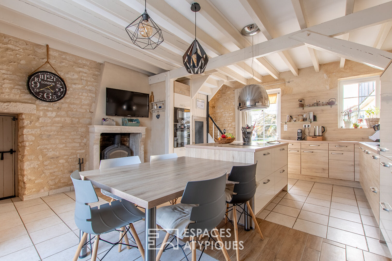 Maison familiale dans un ancien corps de ferme rénové