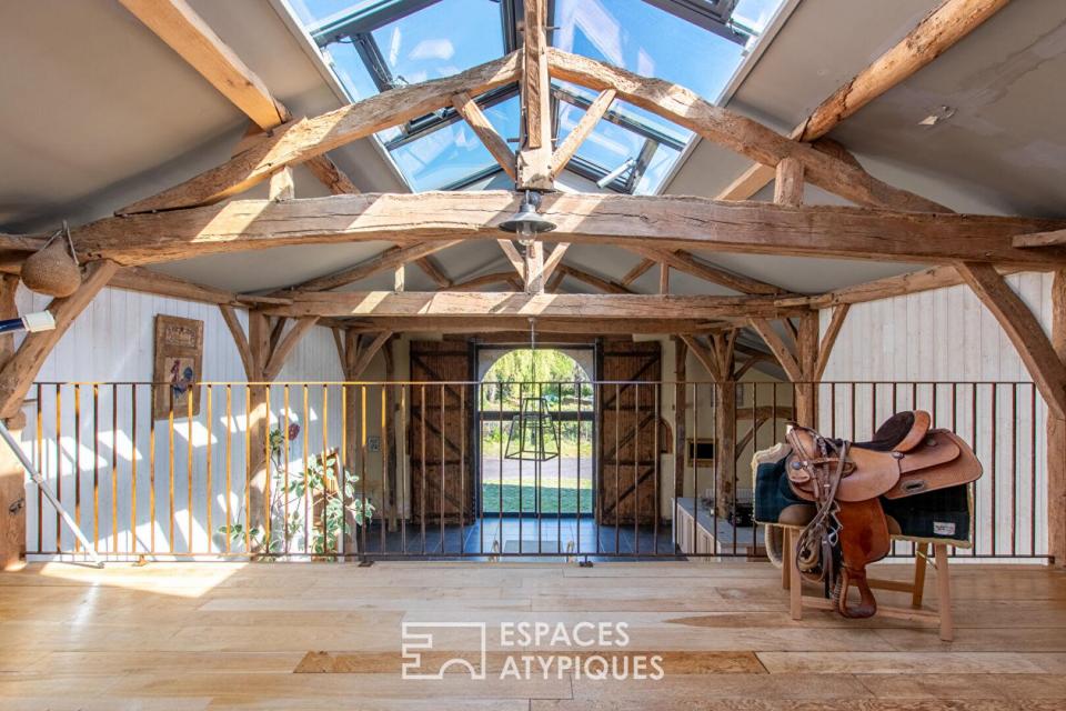 Grange d'exception et longère du XVIIe siècle sur 8 hectares