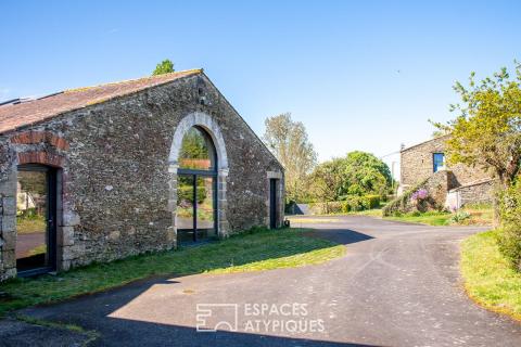 Grange d&rsquo;exception et longère du XVIIe siècle sur 8 hectares
