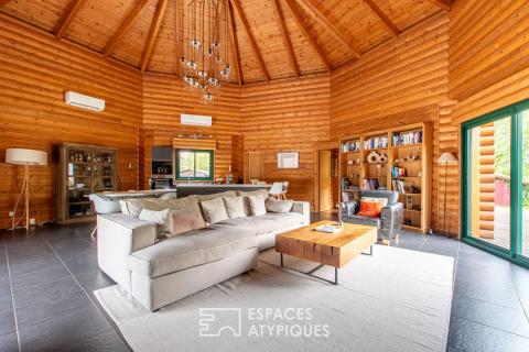 Wooden property in the heart of a protected environment