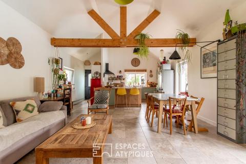 Elégante maison d&rsquo;artiste au coeur d&rsquo;un domaine naturel de 6 hectares