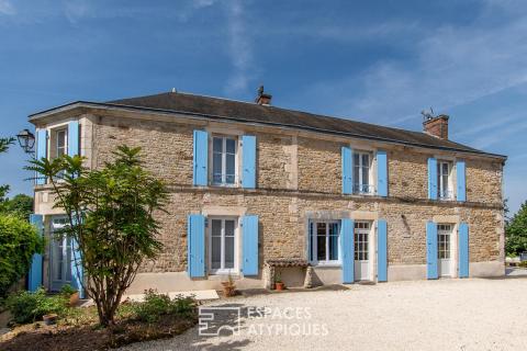 Large bourgeois house and its secret garden: elegance and authenticity