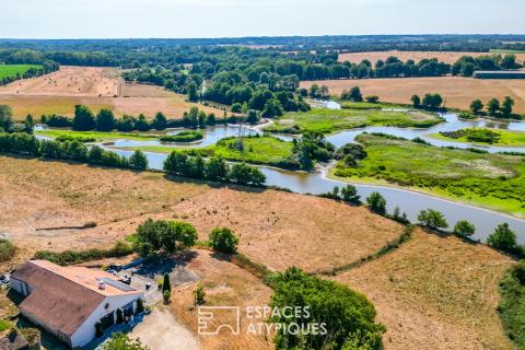 Grange du XXème siècle entièrement rénovée avec vue sur la Vie