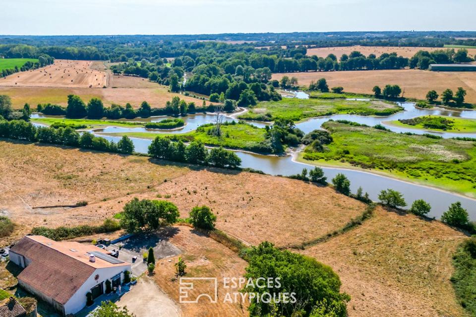 Grange du XXème siècle entièrement rénovée avec vue sur la Vie
