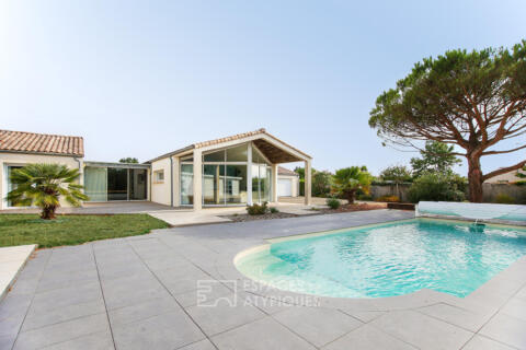 Villa contemporaine avec piscine