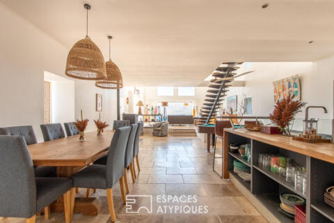 Renovated farmhouse with sea view