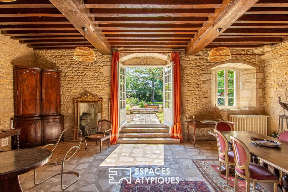 Belle maison seigneuriale rénovée et son jardin intimiste