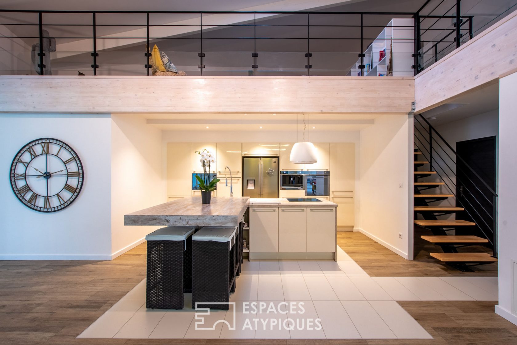 Loft confidentiel et chaleureux