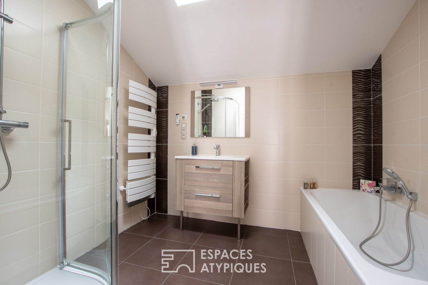 Loft confidentiel et chaleureux