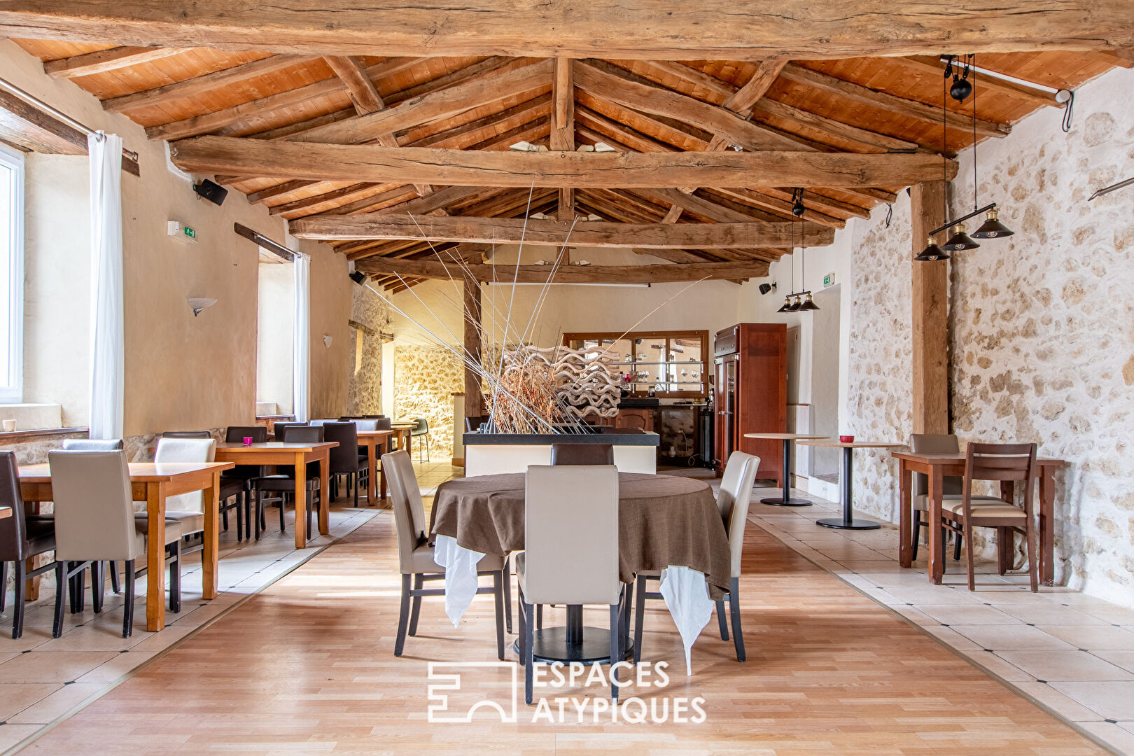 Old restaurant in Bouin