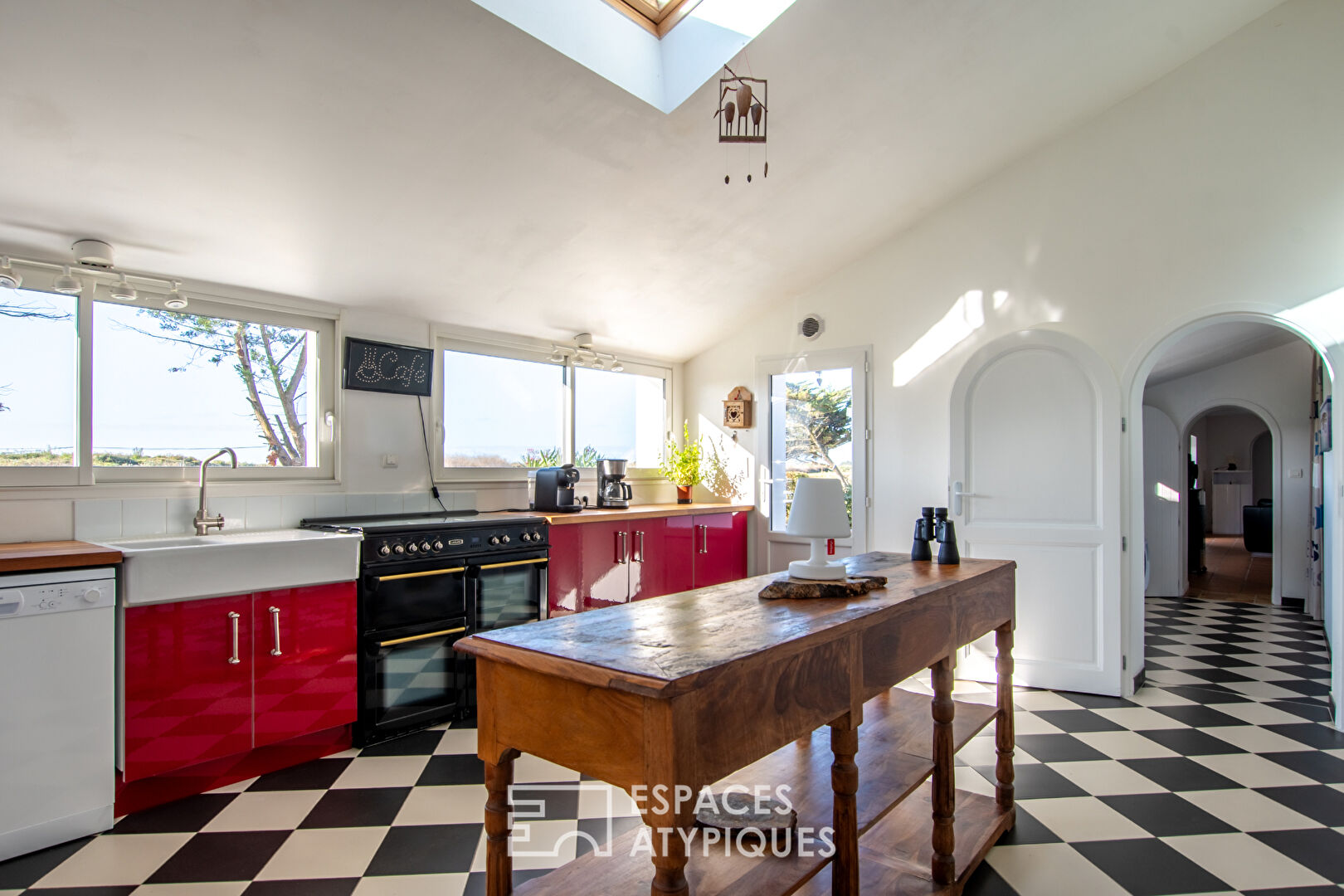 Renovated farmhouse between land and ocean