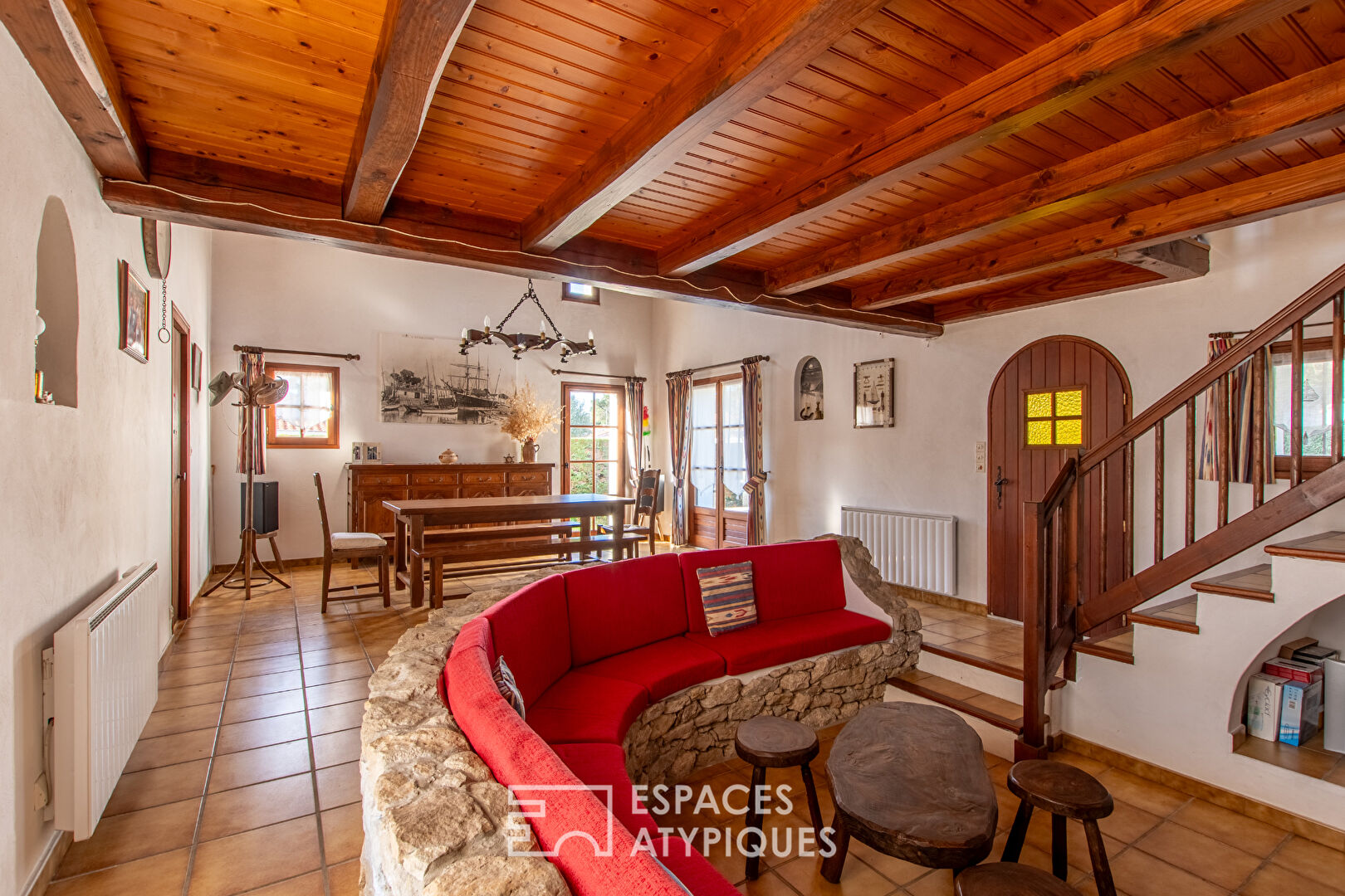 Elegant house near the beach
