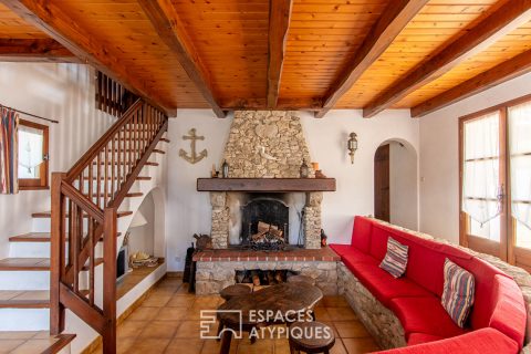 Elegant house near the beach