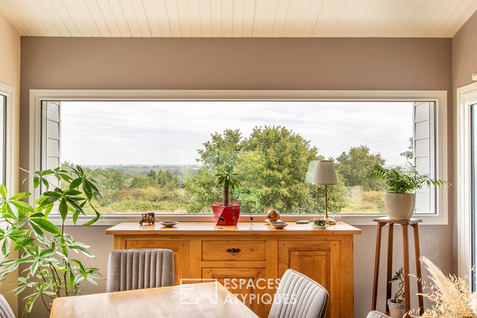 Maison familiale en bord de mer avec piscine intérieure