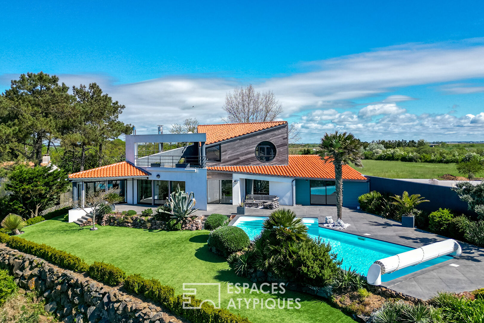 Villa contemporaine et sa vue exceptionnelle sur l’Océan