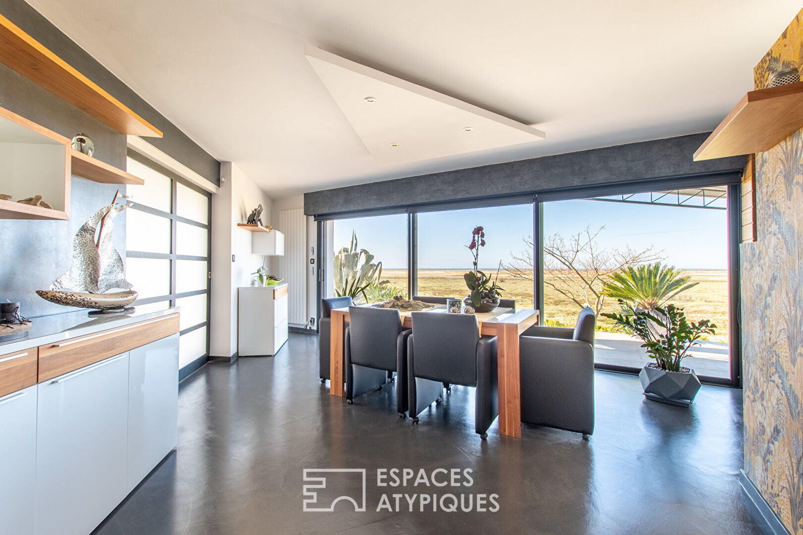 Villa contemporaine et sa vue exceptionnelle sur l’Océan