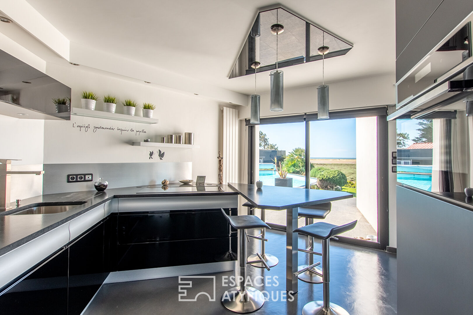 Villa contemporaine et sa vue exceptionnelle sur l’Océan