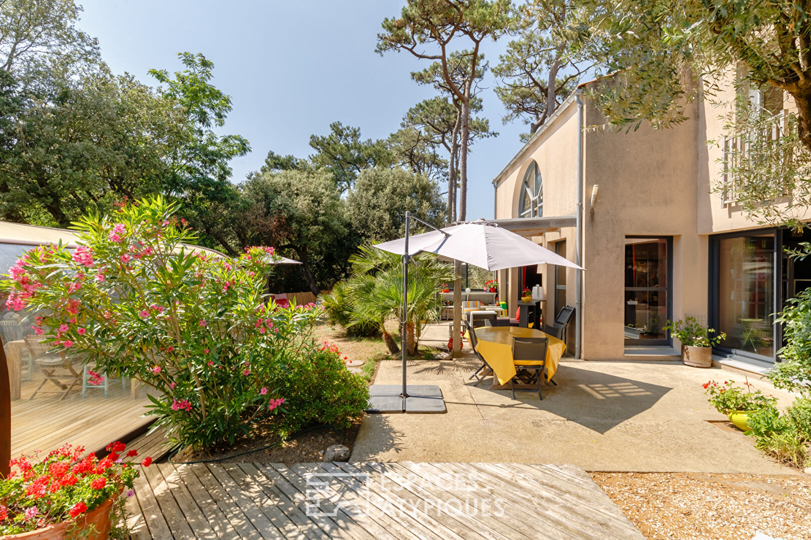 Villa d’architecte avec piscine