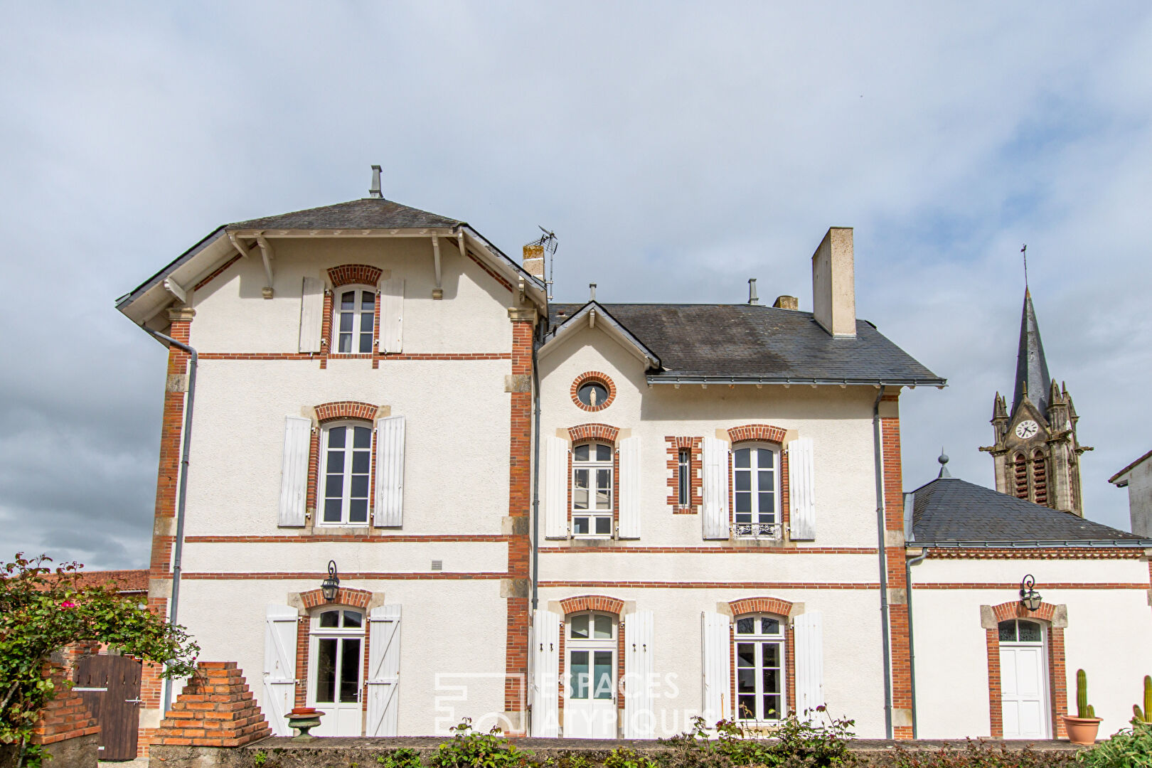 Demeure bourgeoise avec piscine à proximité de la Roche-sur-Yon