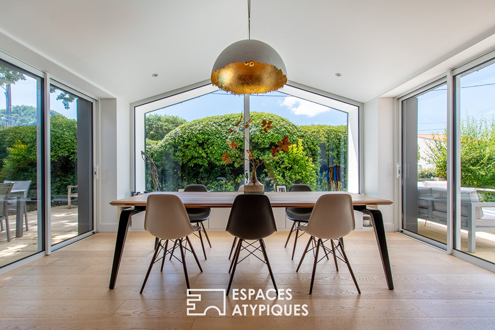 Architect-designed house in La Pironnière with swimming pool
