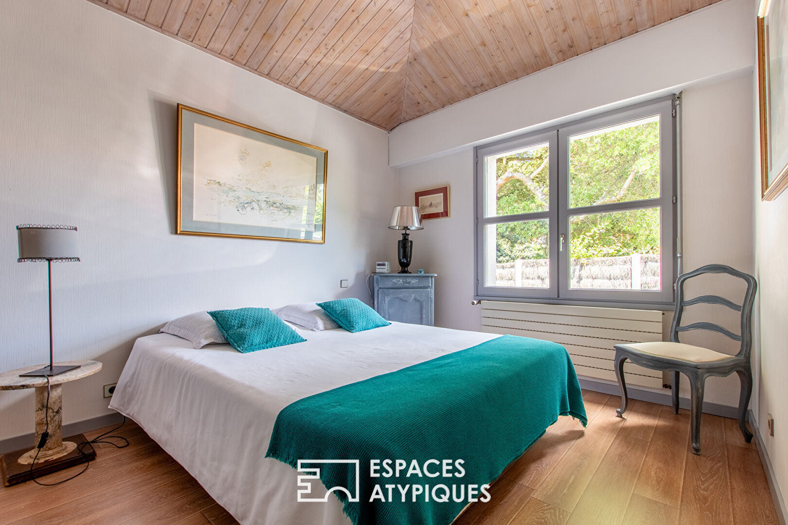 Architect-designed house in La Pironnière with swimming pool