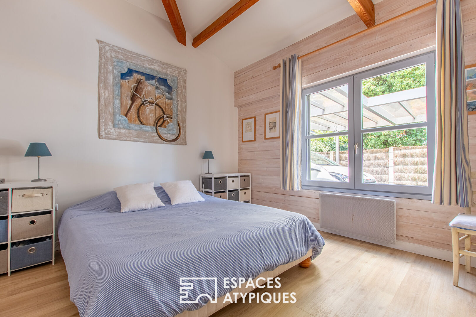 Architect-designed house in La Pironnière with swimming pool