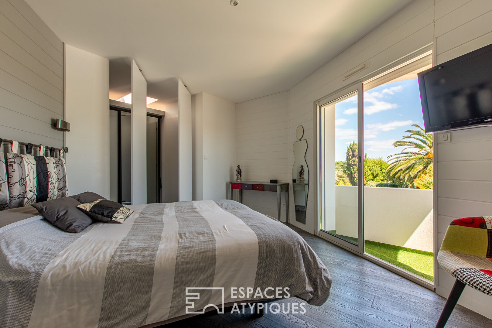 Villa familiale à la Pironnière avec piscine, spa et jardin d’exception