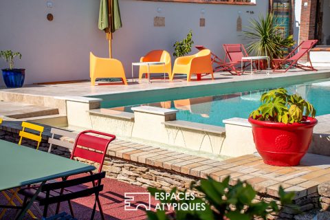 Family villa with outbuildings and swimming pool