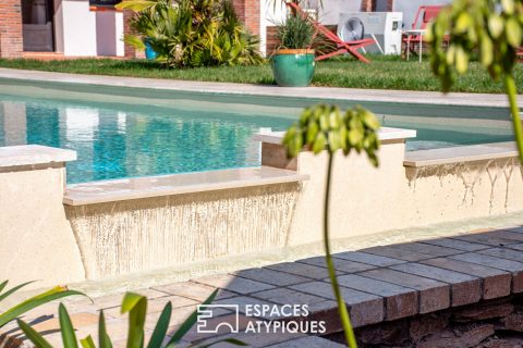 Family villa with outbuildings and swimming pool