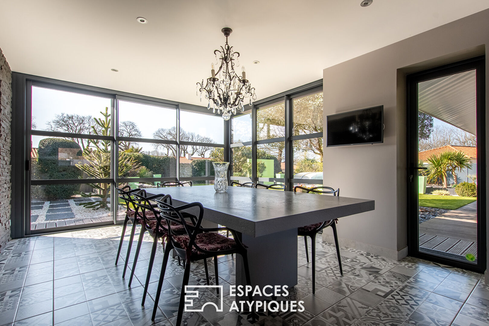 Villa contemporaine et jardin secret à deux pas de l’océan