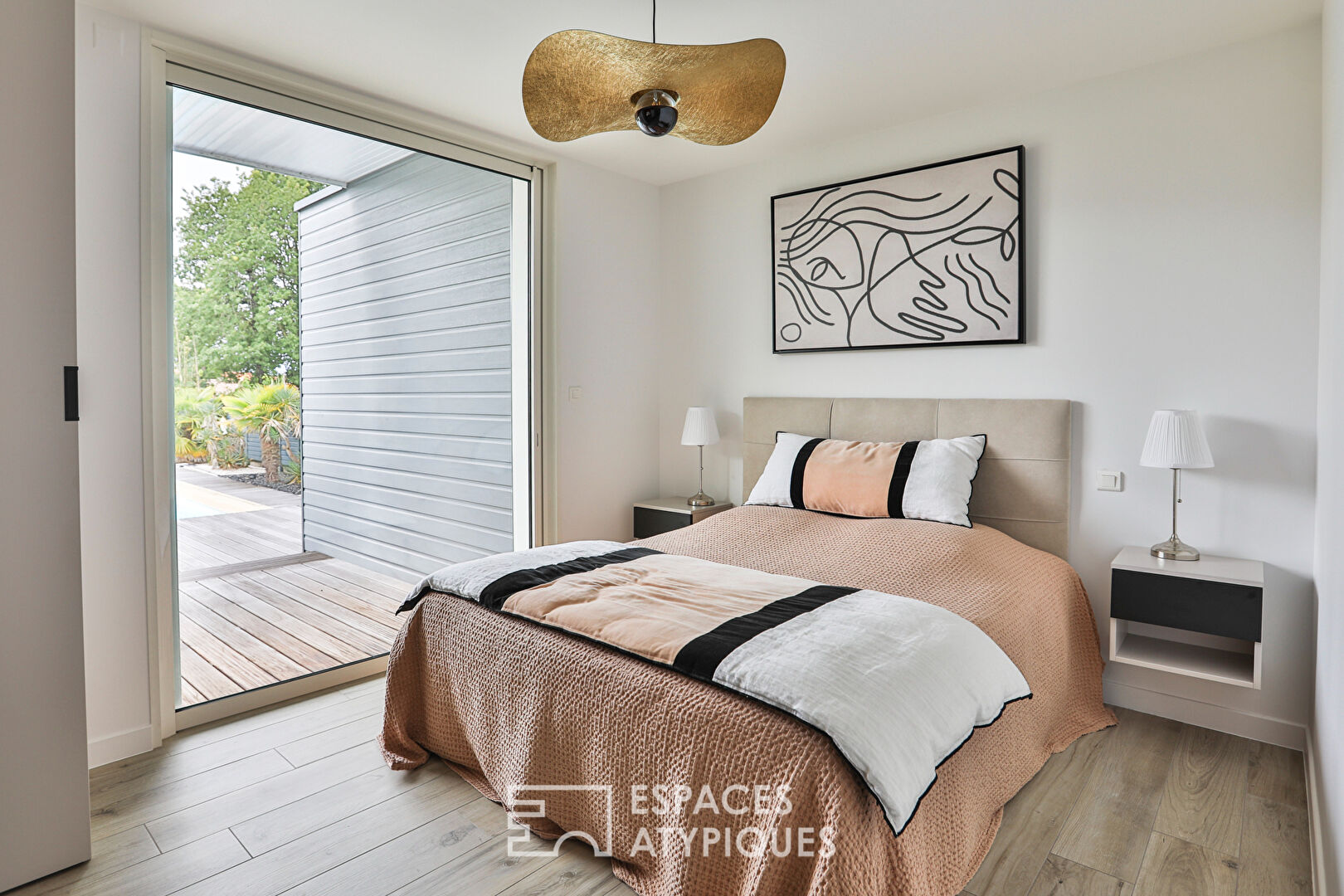 Villa contemporaine et jardin secret à deux pas de l’océan