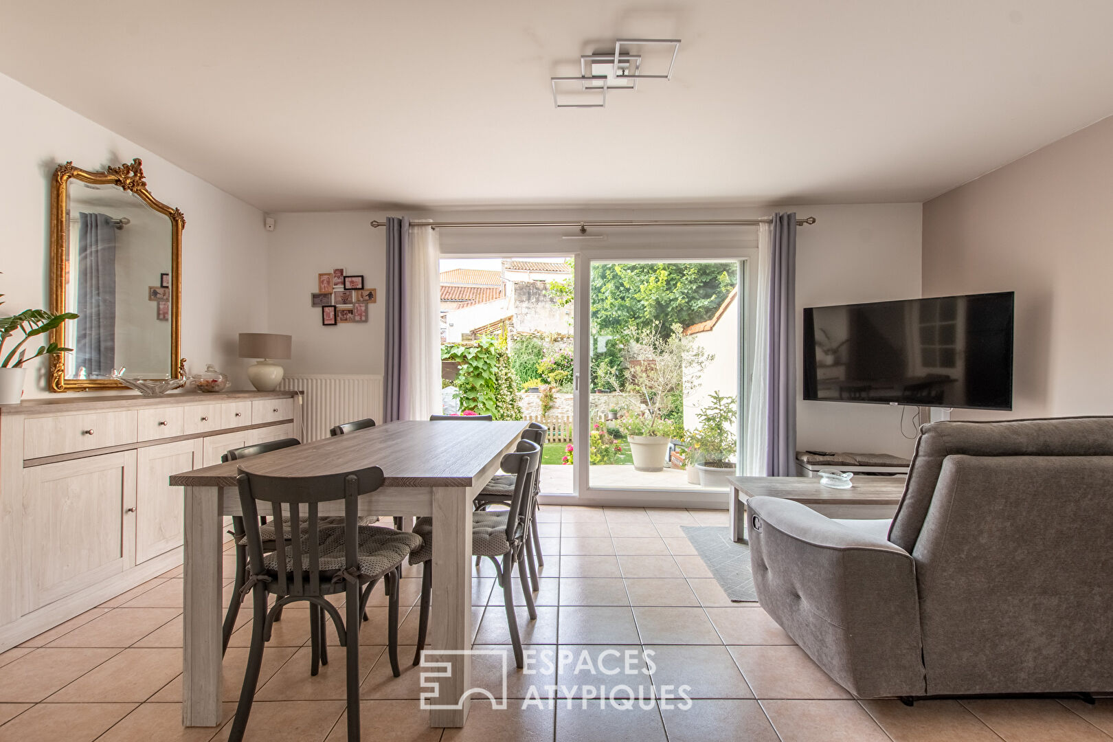 Family residence or investment: 4 houses with gardens and garages in the hypercentre of Les Sables d’Olonne