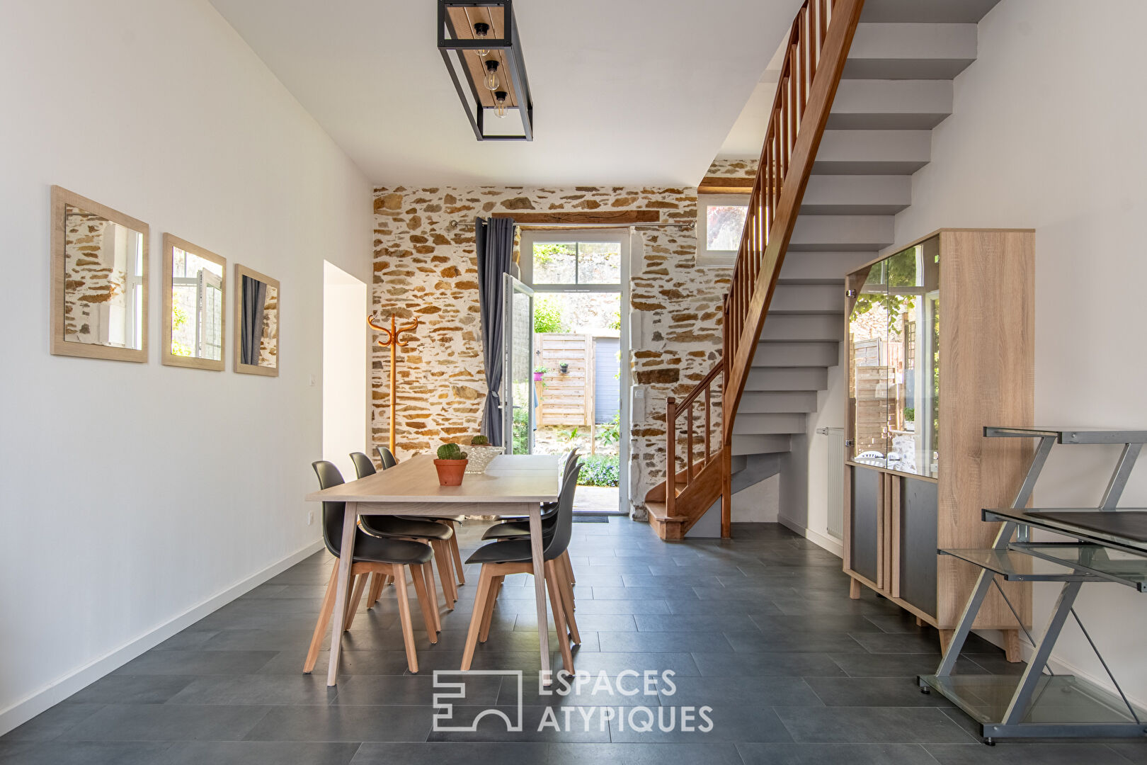 Family residence or investment: 4 houses with gardens and garages in the hypercentre of Les Sables d’Olonne