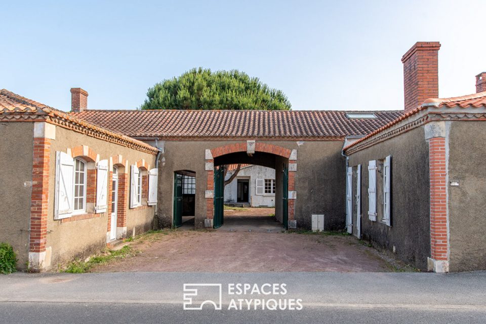 Ensemble immobilier au charme discret en plein coeur de Talmont-Saint-Hilaire
