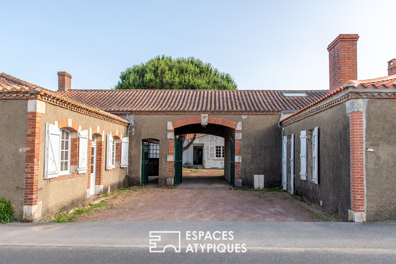 A discreetly charming real estate complex in the heart of Talmont-Saint-Hilaire