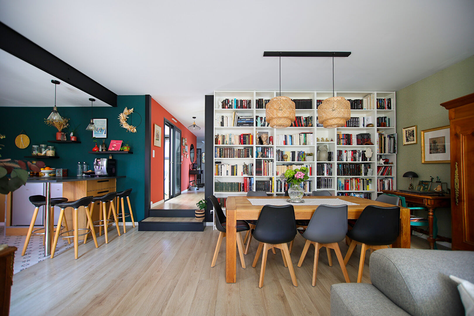 Contemporary house with wooded garden