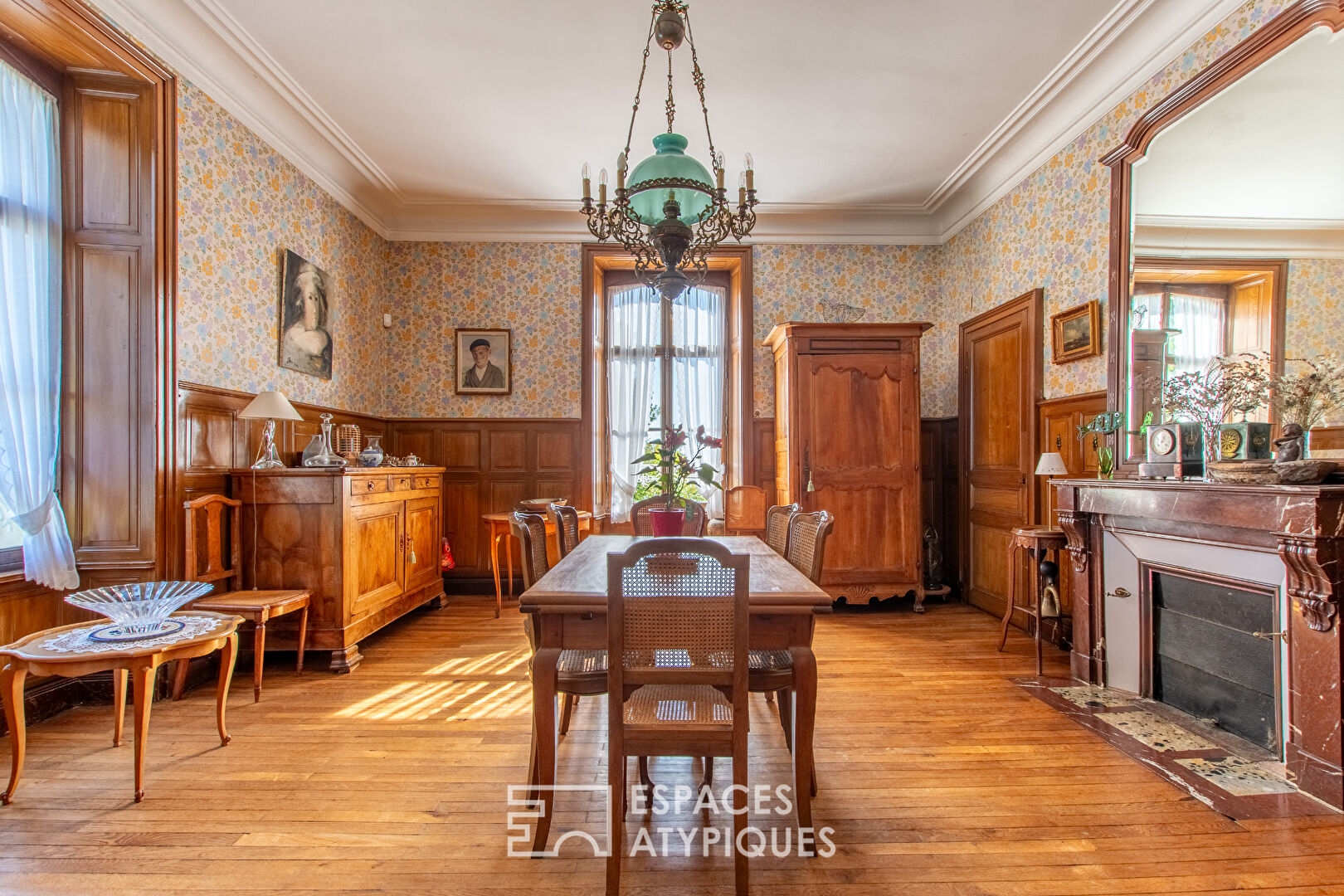 Elegant residence on the heights of Talmont-Saint-Hilaire