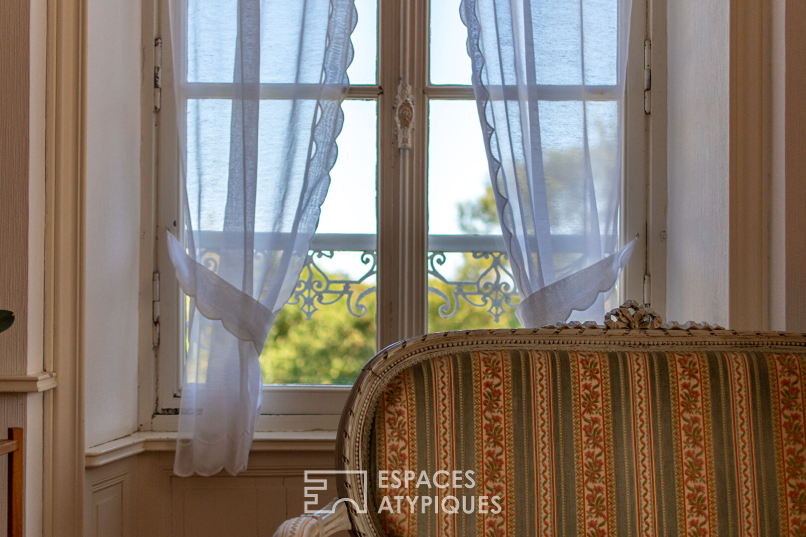 Elegant residence on the heights of Talmont-Saint-Hilaire