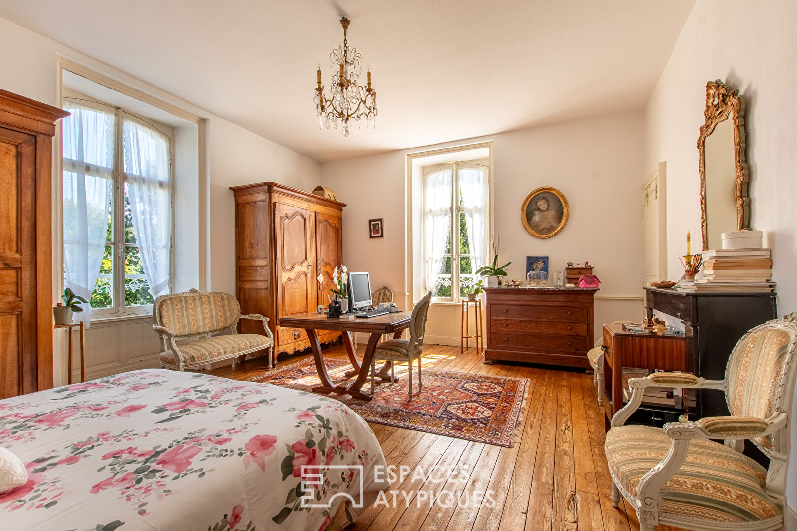 Elegant residence on the heights of Talmont-Saint-Hilaire