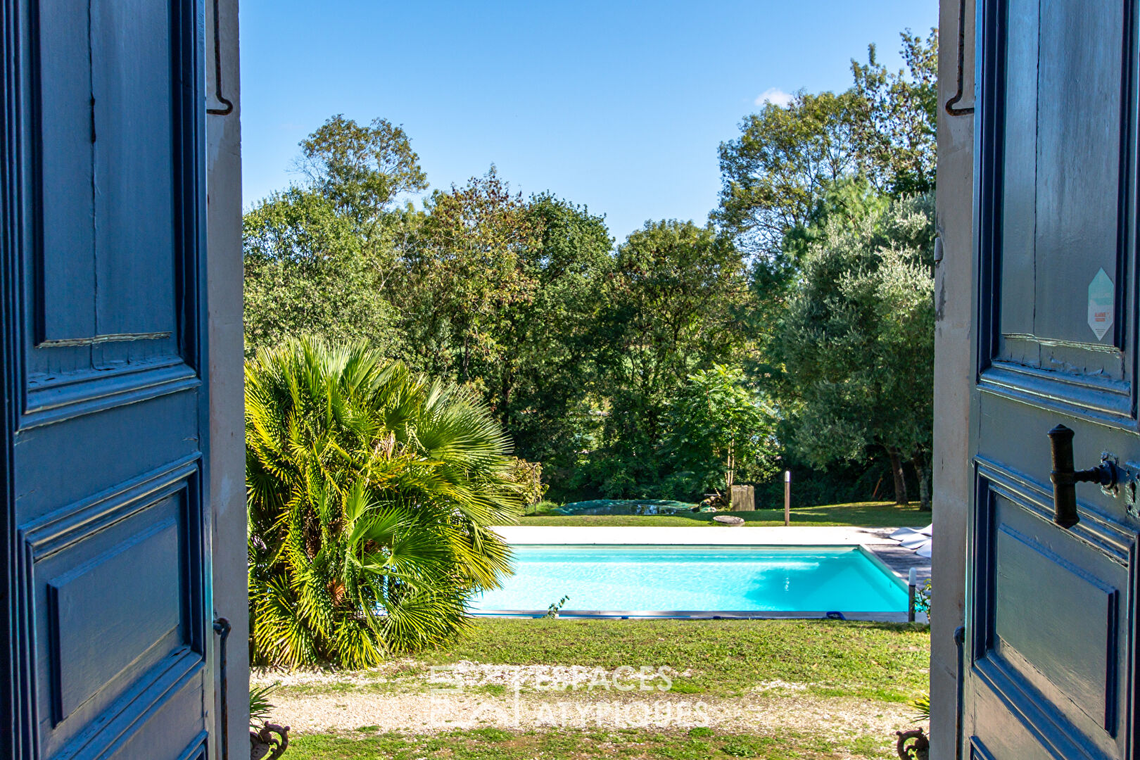 Elegant residence on the heights of Talmont-Saint-Hilaire
