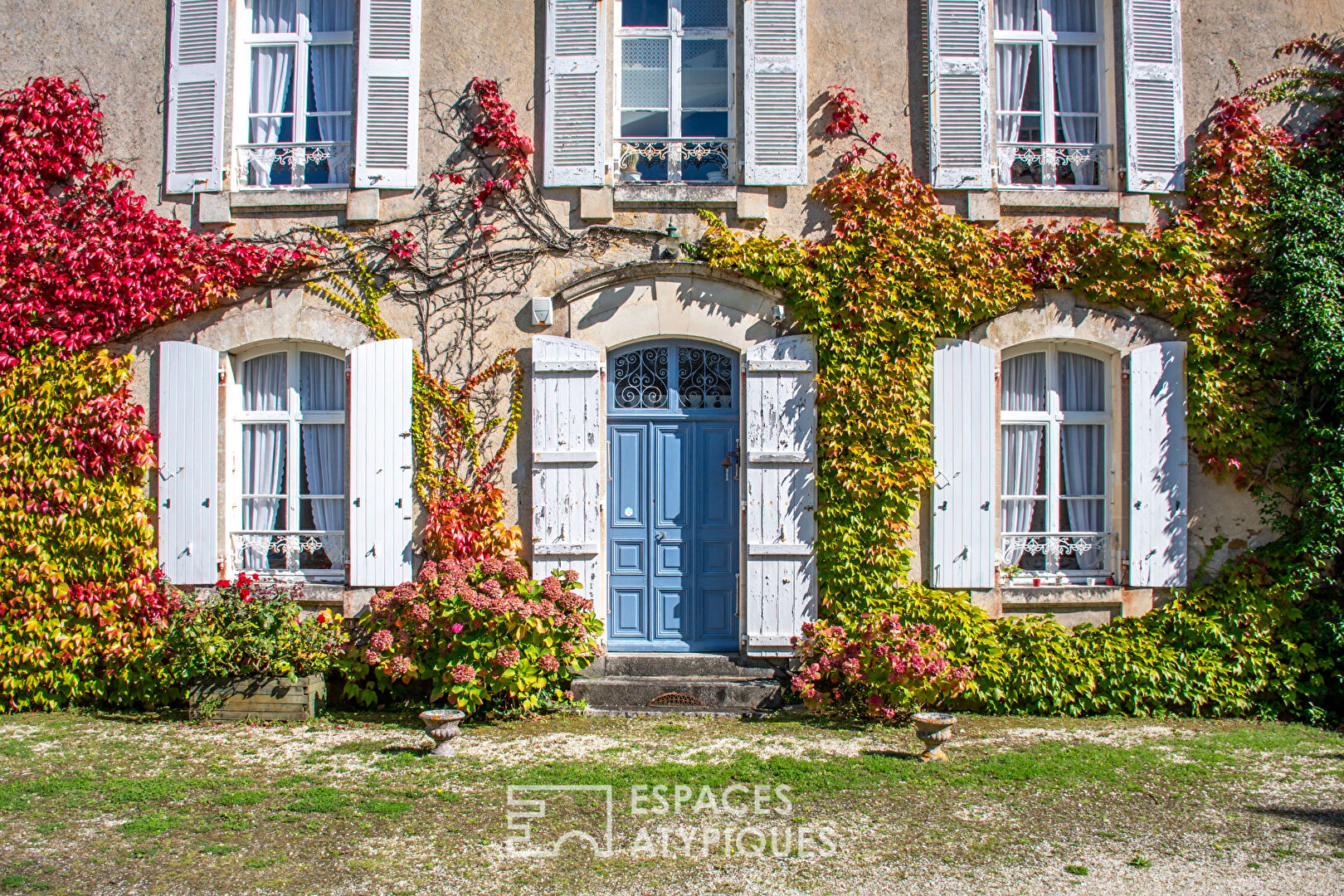 Elegant residence on the heights of Talmont-Saint-Hilaire