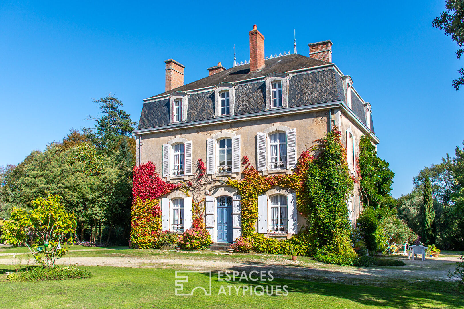 Elegant residence on the heights of Talmont-Saint-Hilaire