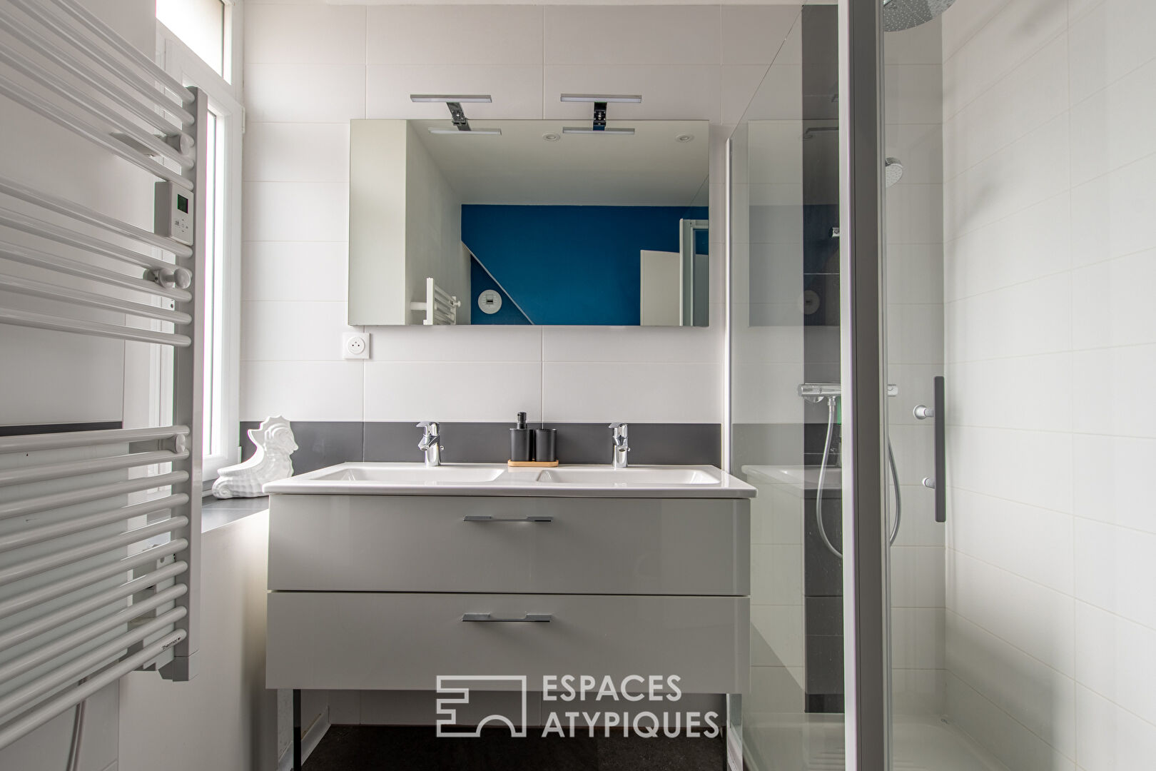 Ensemble de trois Maisons avec Jardins et Garages en Centre-Ville