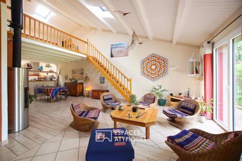 Renovated barn with pond near the Vendée coast