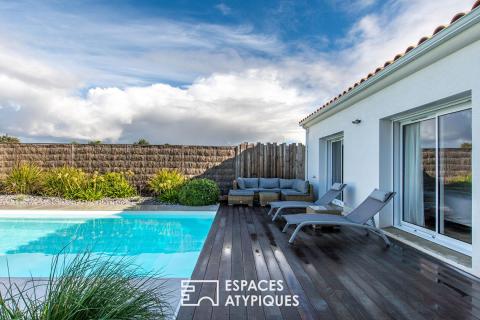 Contemporary property with swimming pool and gîtes