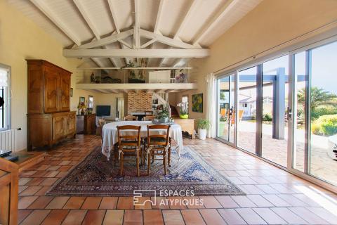 Maison d&rsquo;architecte et son jardin proche des plages