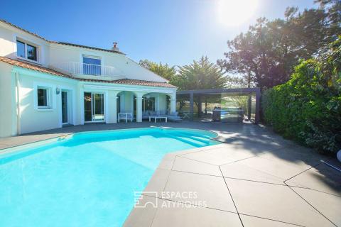 Villa contemporaine avec piscine et spa à deux pas de la plage