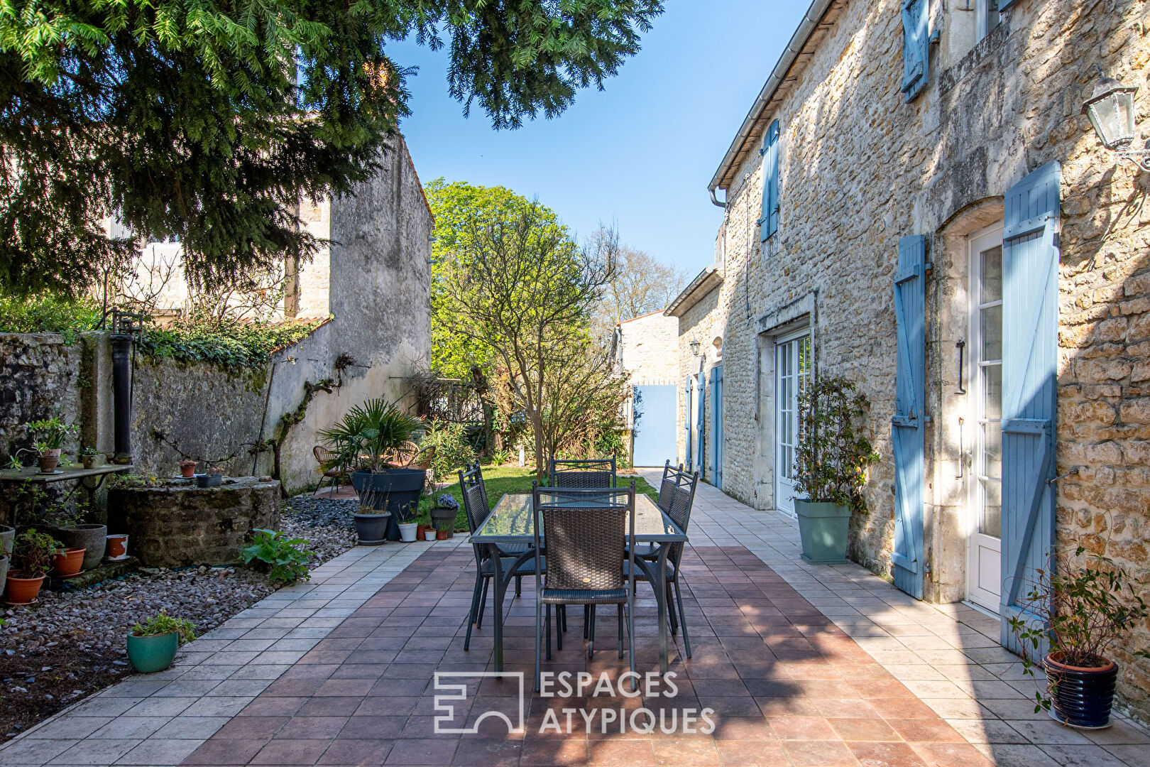 Mansion in the heart of the village