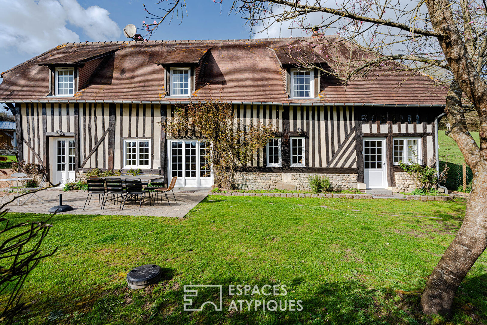 Charmante maison en colombages rénovée au coeur du Pays d’Auge