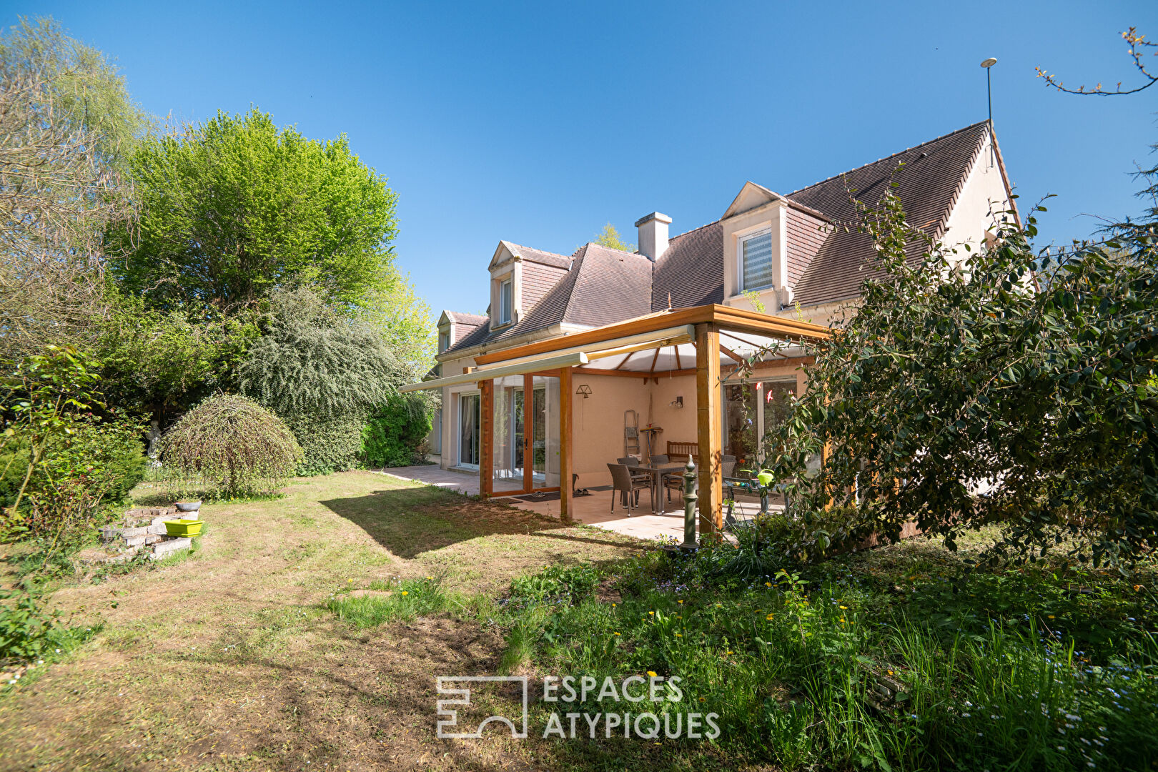 Maison d’architecte sur son parc arboré